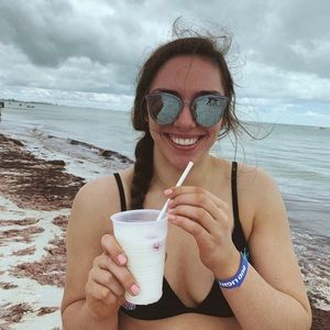 Meet your Posher, Jade